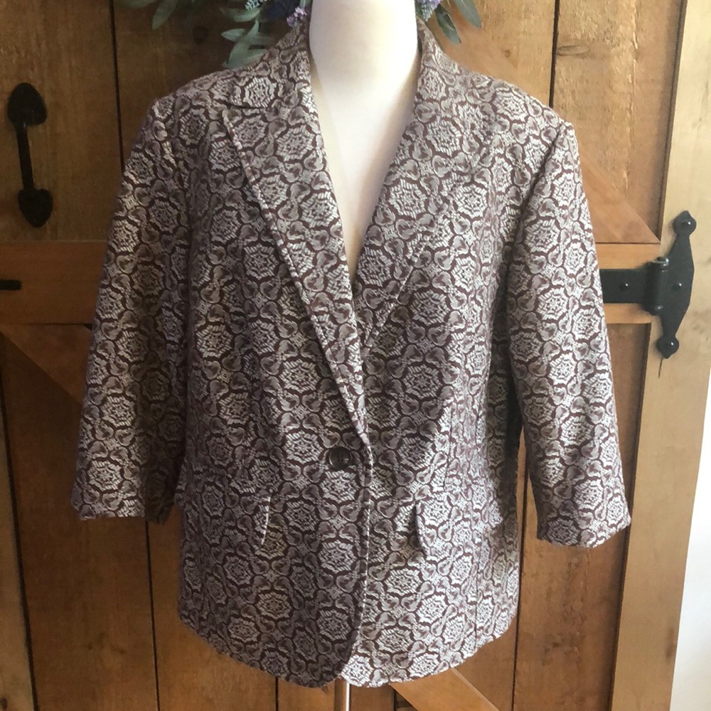 Women’s WORTHINGTON WOMAN Brown & White Lined Blazer. Size 22W.